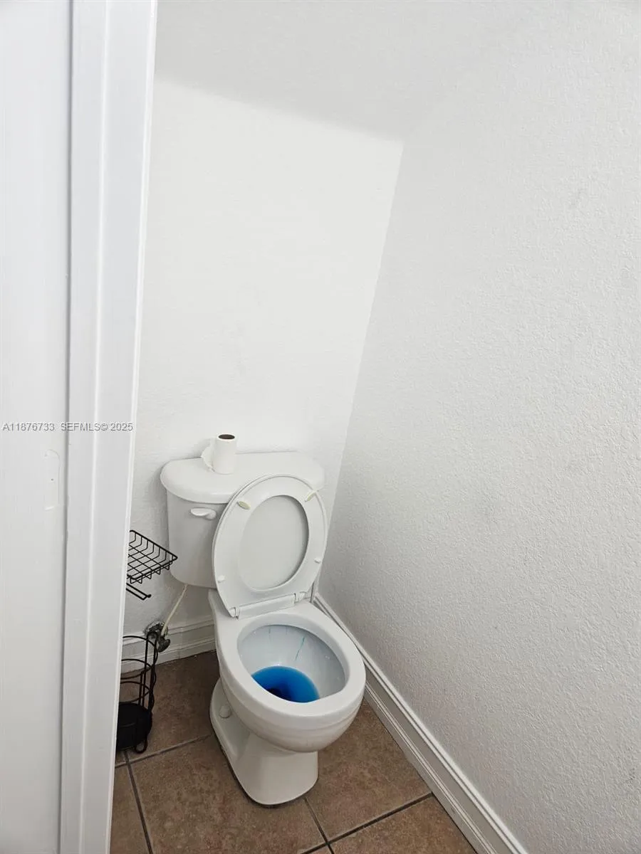 7995 Nw 8th St 103, Miami, Florida 33126, Miami, Florida 33126, 2 Bedrooms Bedrooms, ,2 BathroomsBathrooms,Residential Lease,For Rent,7995 Nw 8th St 103, Miami, Florida 33126,A11876733