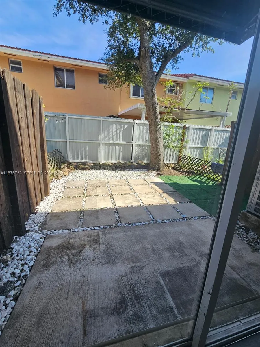 7995 Nw 8th St 103, Miami, Florida 33126, Miami, Florida 33126, 2 Bedrooms Bedrooms, ,2 BathroomsBathrooms,Residential Lease,For Rent,7995 Nw 8th St 103, Miami, Florida 33126,A11876733