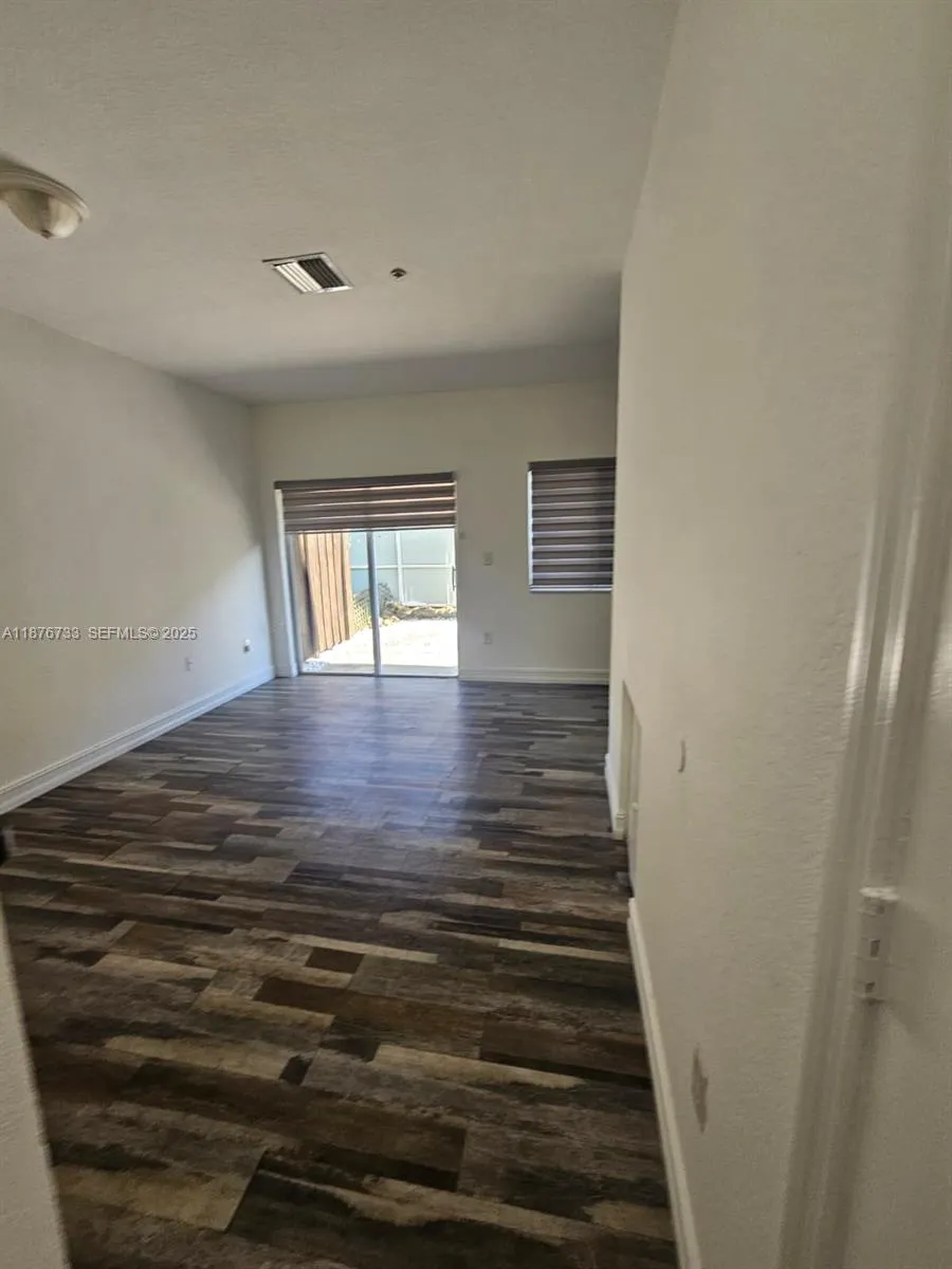 7995 Nw 8th St 103, Miami, Florida 33126, Miami, Florida 33126, 2 Bedrooms Bedrooms, ,2 BathroomsBathrooms,Residential Lease,For Rent,7995 Nw 8th St 103, Miami, Florida 33126,A11876733