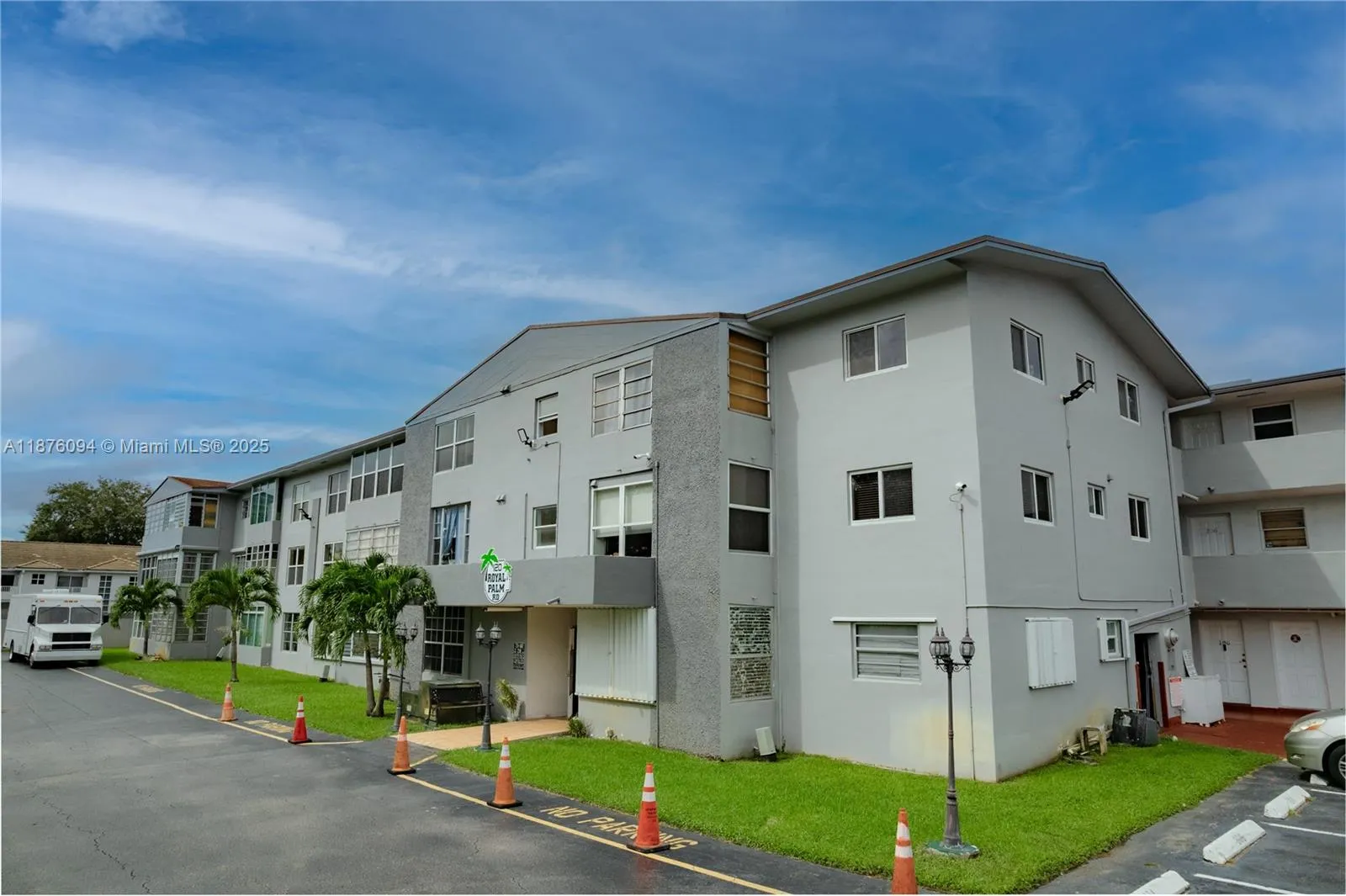 120 Royal Palm Rd 315, Hialeah Gardens, Florida 33, Hialeah Gardens, Florida 33016, 2 Bedrooms Bedrooms, ,1 BathroomBathrooms,Residential,For Sale,120 Royal Palm Rd 315, Hialeah Gardens, Florida 33,A11876094