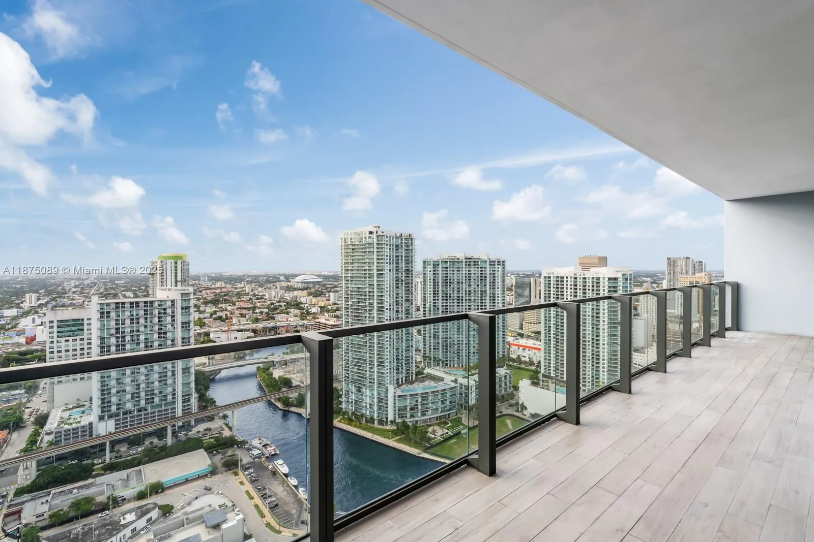 68 Se 6th St 3706, Miami, Florida 33131, Miami, Florida 33131, 1 Bedroom Bedrooms, ,1 BathroomBathrooms,Residential Lease,For Rent,68 Se 6th St 3706, Miami, Florida 33131,A11875089