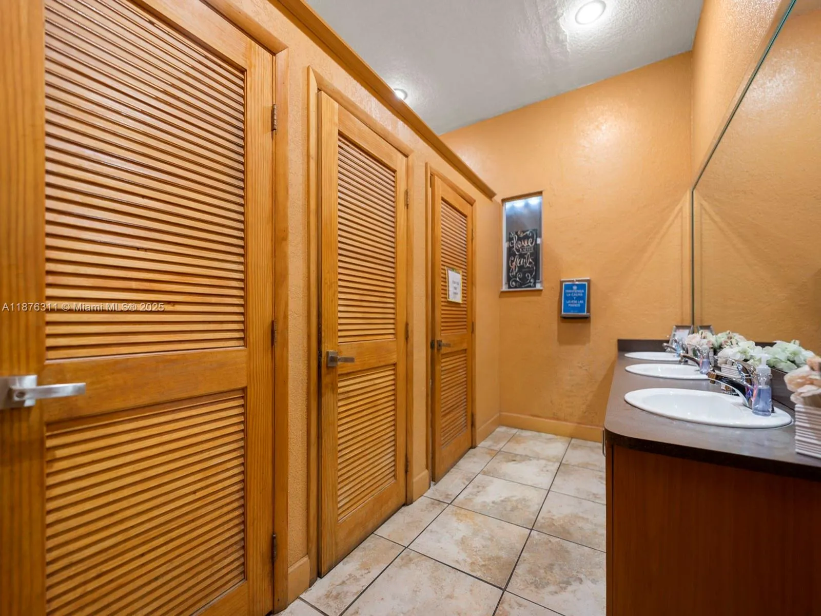 3001 Nw 22nd Ave, Miami, Florida 33142, Miami, Florida 33142, ,Commercial Sale,For Sale,3001 Nw 22nd Ave, Miami, Florida 33142,A11876311