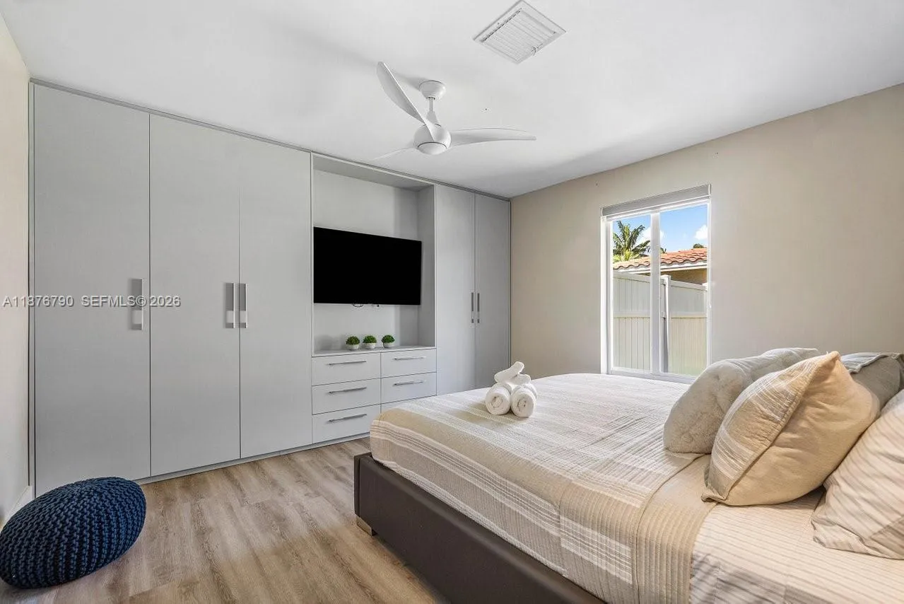 235 Se 6th St, Dania Beach, Florida 33004, Dania Beach, Florida 33004, 5 Bedrooms Bedrooms, ,3 BathroomsBathrooms,Residential,For Sale,235 Se 6th St, Dania Beach, Florida 33004,A11876790