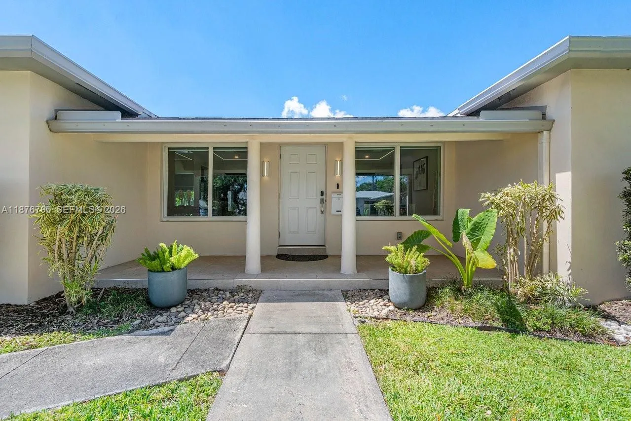 235 Se 6th St, Dania Beach, Florida 33004, Dania Beach, Florida 33004, 5 Bedrooms Bedrooms, ,3 BathroomsBathrooms,Residential,For Sale,235 Se 6th St, Dania Beach, Florida 33004,A11876790