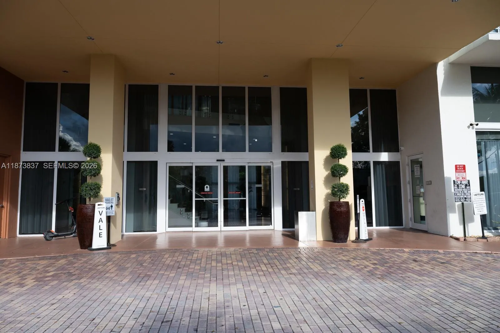 2775 Ne 187th St Ph24, Aventura, Florida 33180, Aventura, Florida 33180, 2 Bedrooms Bedrooms, ,2 BathroomsBathrooms,Residential,For Sale,2775 Ne 187th St Ph24, Aventura, Florida 33180,A11873837