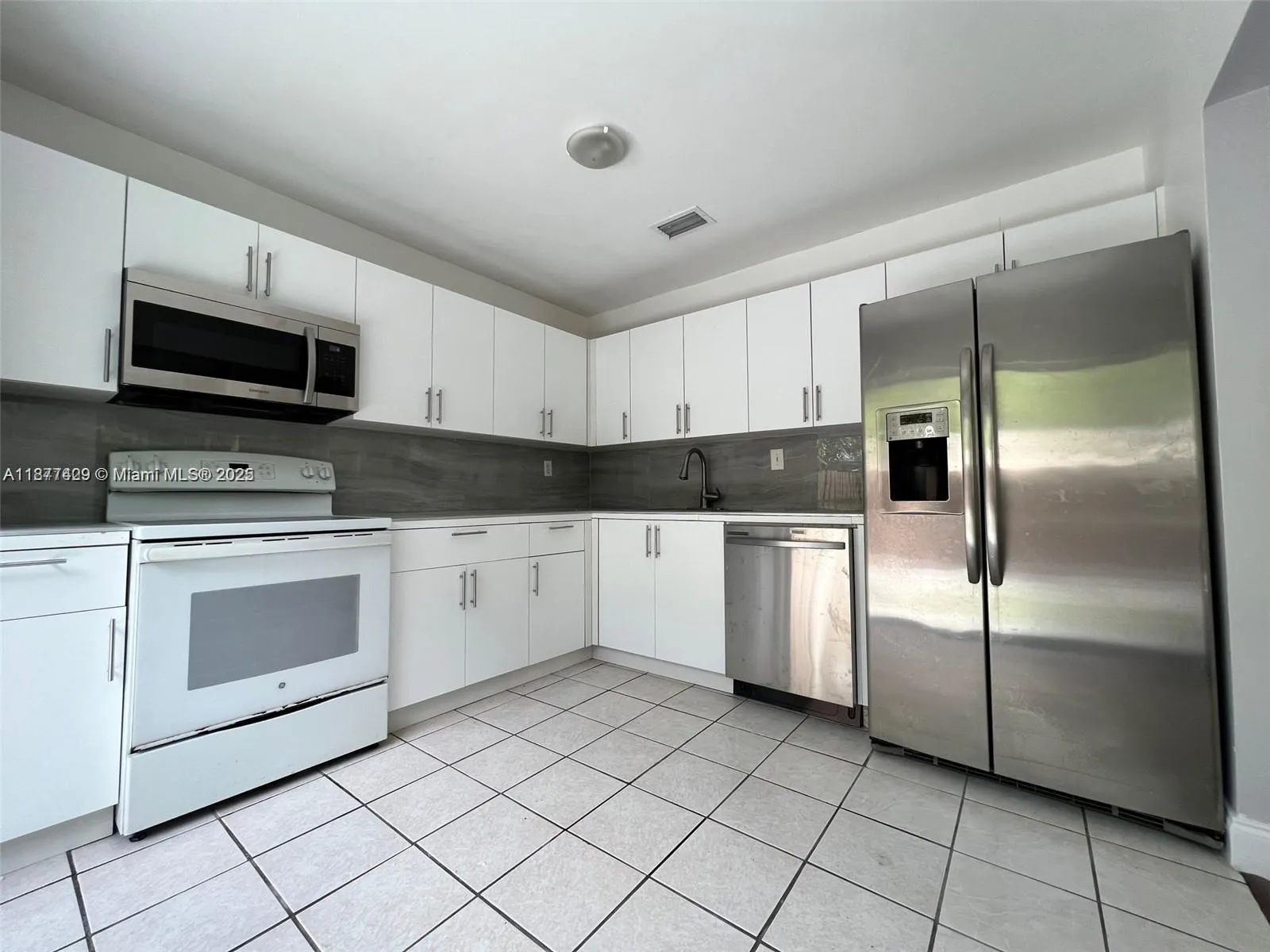 2130 Funston St, Hollywood, Florida 33020, Hollywood, Florida 33020, ,Commercial Sale,For Sale,2130 Funston St, Hollywood, Florida 33020,A11877429