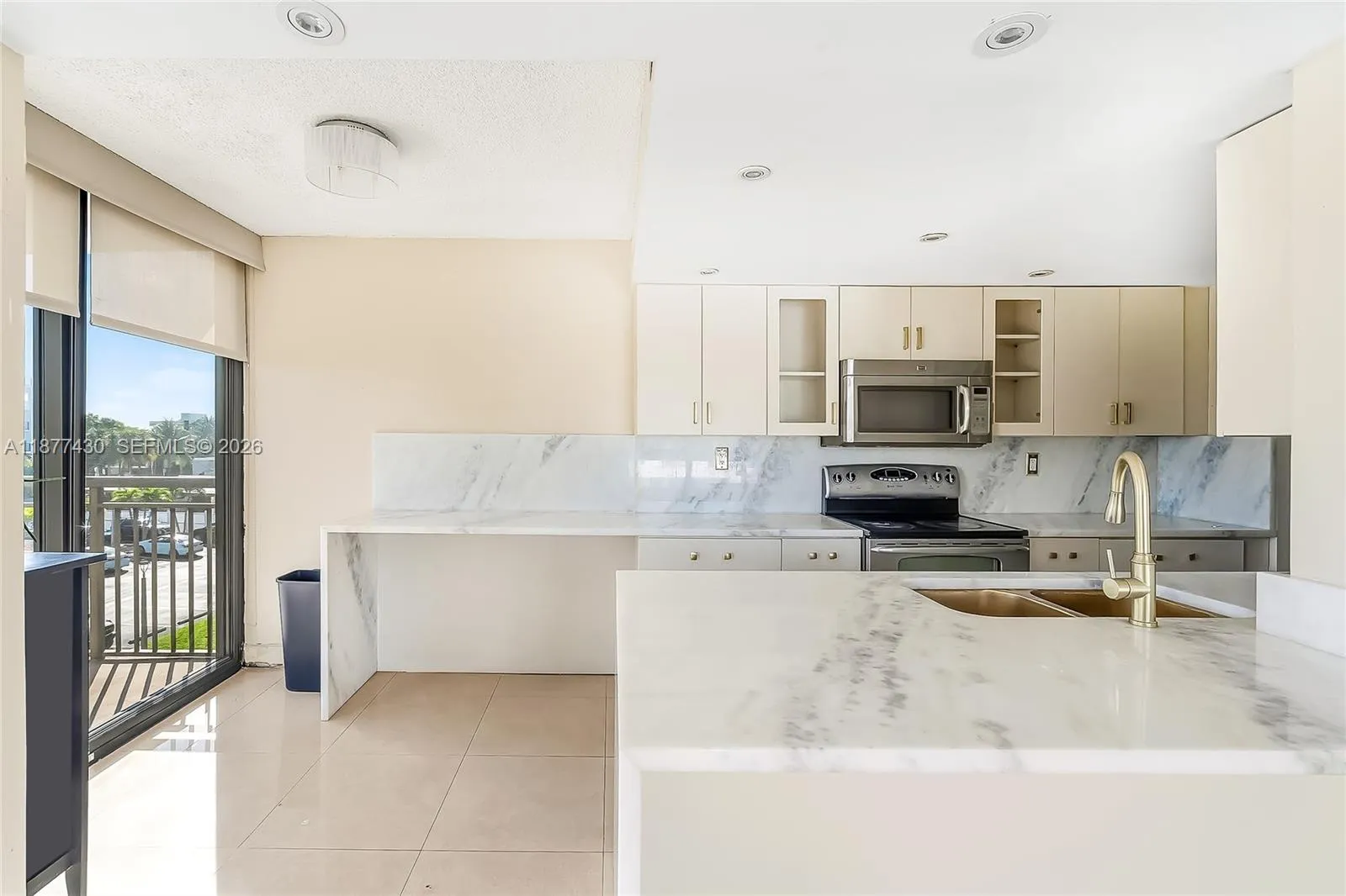 3031 N Ocean Blvd 406, Fort Lauderdale, Florida 33, Fort Lauderdale, Florida 33308, 3 Bedrooms Bedrooms, ,2 BathroomsBathrooms,Residential,For Sale,3031 N Ocean Blvd 406, Fort Lauderdale, Florida 33,A11877430