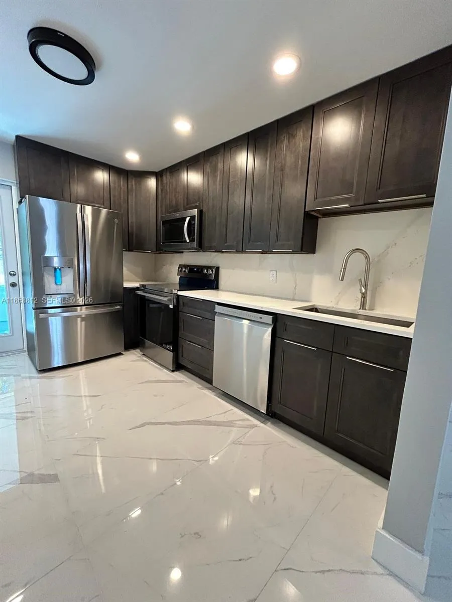 241 Ne 55th St, Oakland Park, Florida 33334, Oakland Park, Florida 33334, 3 Bedrooms Bedrooms, ,2 BathroomsBathrooms,Residential,For Sale,241 Ne 55th St, Oakland Park, Florida 33334,A11868812