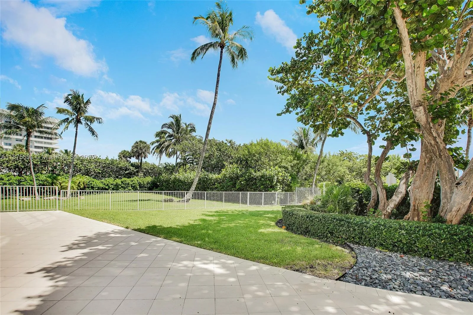 200 Ocean Lane Dr 703, Key Biscayne, Florida 33149, Key Biscayne, Florida 33149, 1 Bedroom Bedrooms, ,1 BathroomBathrooms,Residential,For Sale,200 Ocean Lane Dr 703, Key Biscayne, Florida 33149,A11875691