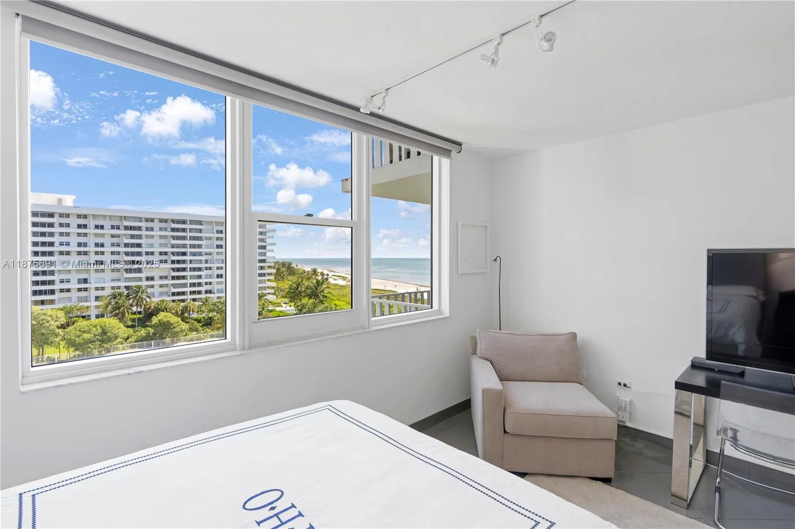 200 Ocean Lane Dr 703, Key Biscayne, Florida 33149, Key Biscayne, Florida 33149, 1 Bedroom Bedrooms, ,1 BathroomBathrooms,Residential,For Sale,200 Ocean Lane Dr 703, Key Biscayne, Florida 33149,A11875691