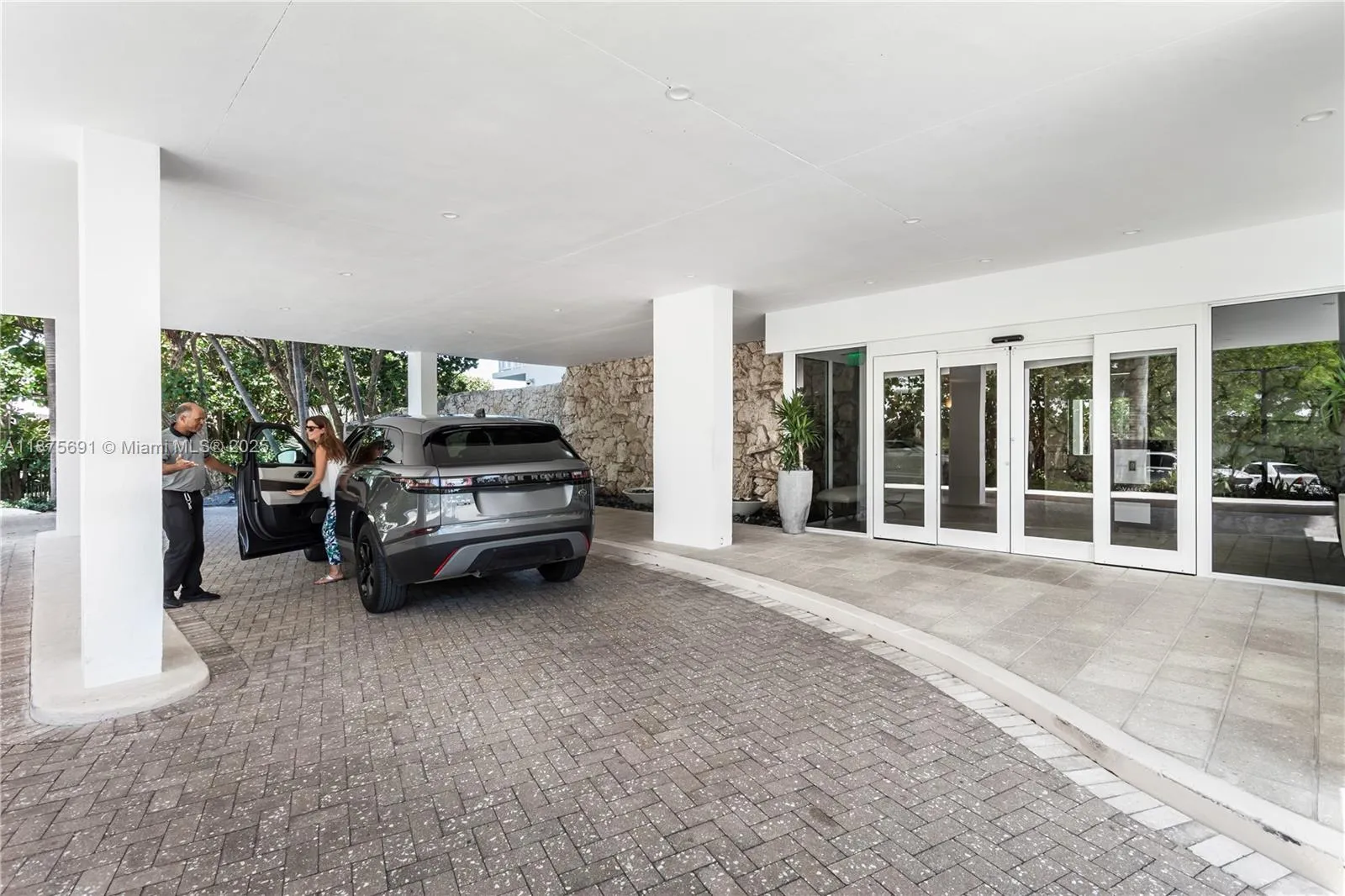 200 Ocean Lane Dr 703, Key Biscayne, Florida 33149, Key Biscayne, Florida 33149, 1 Bedroom Bedrooms, ,1 BathroomBathrooms,Residential,For Sale,200 Ocean Lane Dr 703, Key Biscayne, Florida 33149,A11875691