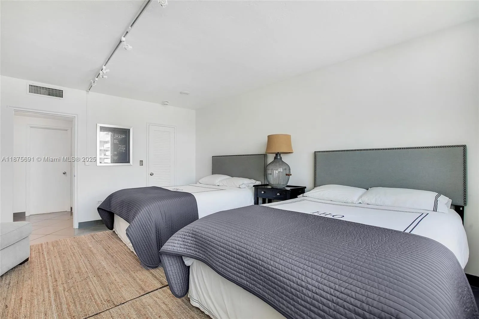 200 Ocean Lane Dr 703, Key Biscayne, Florida 33149, Key Biscayne, Florida 33149, 1 Bedroom Bedrooms, ,1 BathroomBathrooms,Residential,For Sale,200 Ocean Lane Dr 703, Key Biscayne, Florida 33149,A11875691