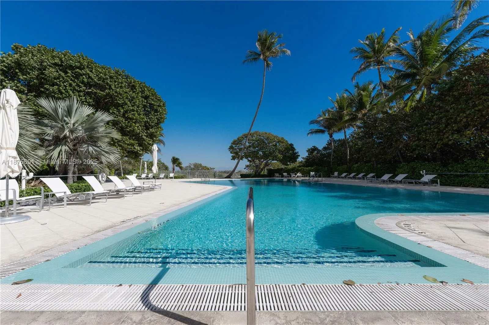 200 Ocean Lane Dr 703, Key Biscayne, Florida 33149, Key Biscayne, Florida 33149, 1 Bedroom Bedrooms, ,1 BathroomBathrooms,Residential,For Sale,200 Ocean Lane Dr 703, Key Biscayne, Florida 33149,A11875691