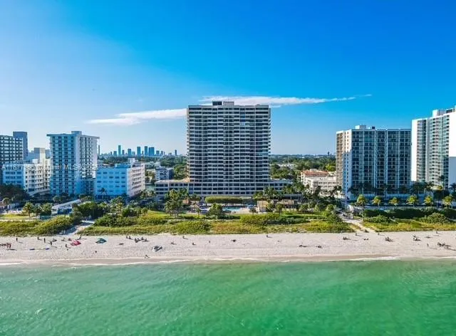 2555 Collins Ave 2200, Miami Beach, Florida 33140, Miami Beach, Florida 33140, 1 Bedroom Bedrooms, ,1 BathroomBathrooms,Residential Lease,For Rent,2555 Collins Ave 2200, Miami Beach, Florida 33140,A11877996