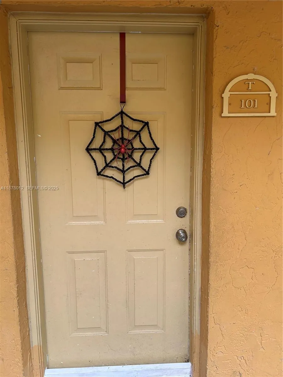 17901 Nw 68th Ave T101, Hialeah, Florida 33015, Hialeah, Florida 33015, 2 Bedrooms Bedrooms, ,2 BathroomsBathrooms,Residential,For Sale,17901 Nw 68th Ave T101, Hialeah, Florida 33015,A11878012