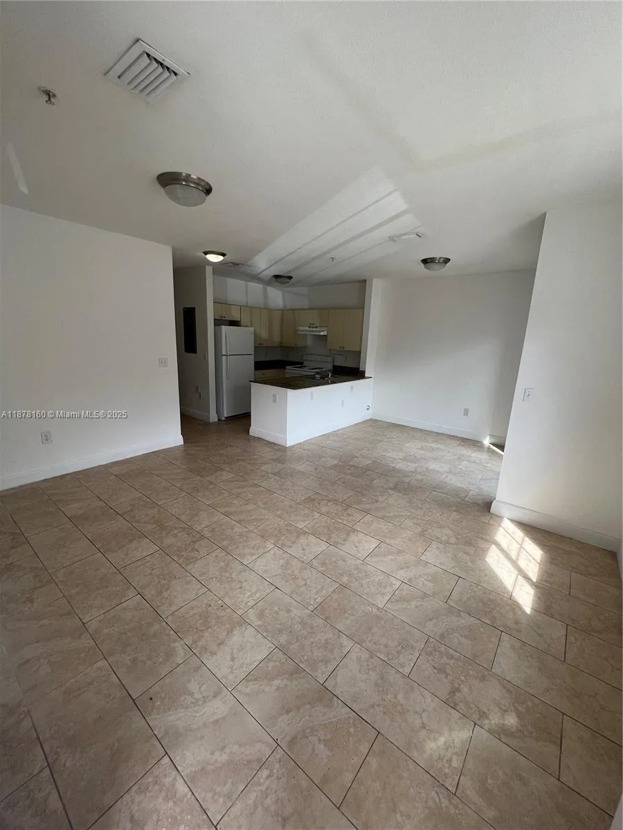 211 W 79th Pl 302, Hialeah, Florida 33014, Hialeah, Florida 33014, 2 Bedrooms Bedrooms, ,2 BathroomsBathrooms,Residential Lease,For Rent,211 W 79th Pl 302, Hialeah, Florida 33014,A11878160