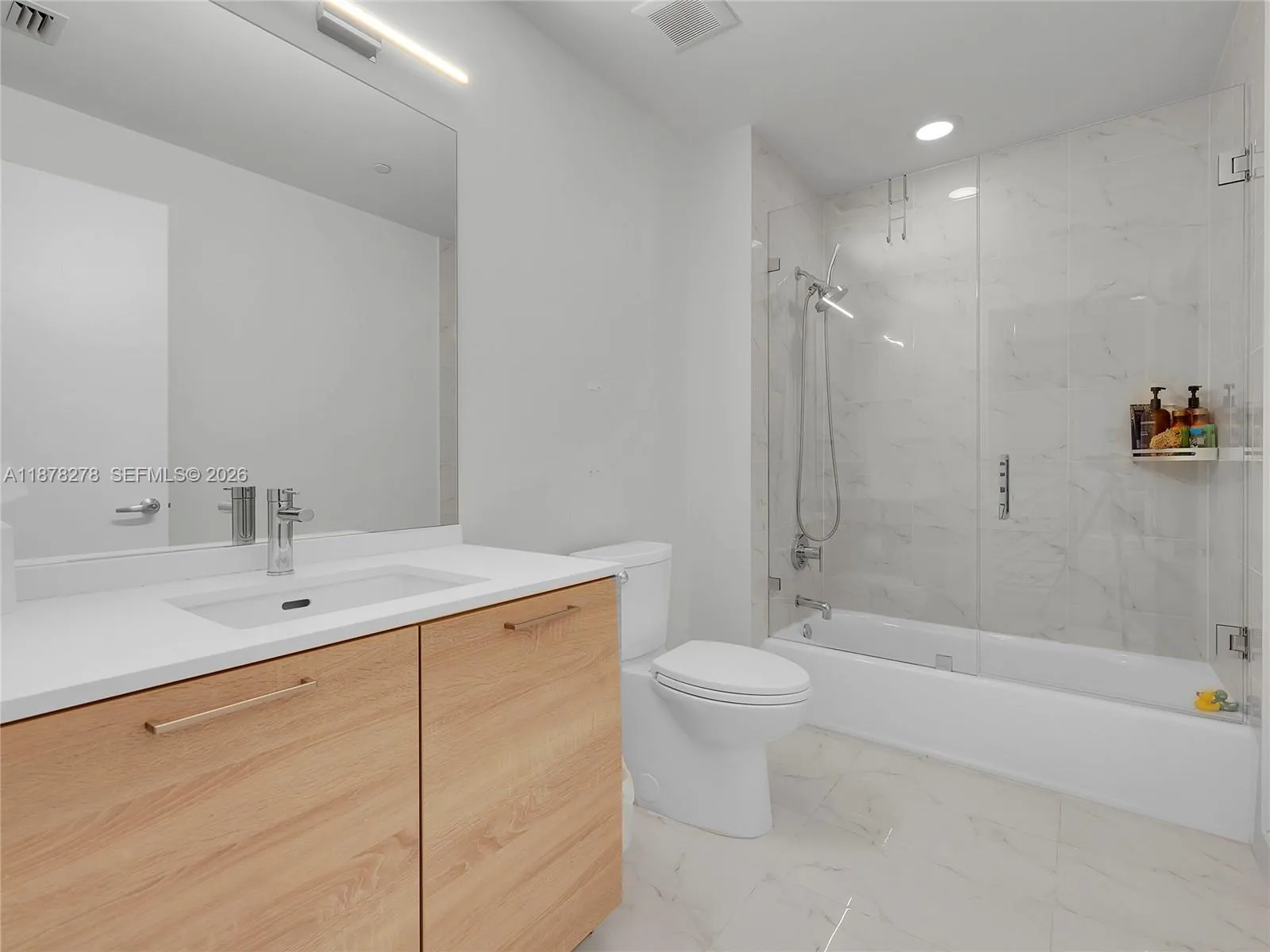 16385 Biscayne Blvd 105, North Miami Beach, Florid, North Miami Beach, Florida 33160, 3 Bedrooms Bedrooms, ,4 BathroomsBathrooms,Residential,For Sale,16385 Biscayne Blvd 105, North Miami Beach, Florid,A11878278