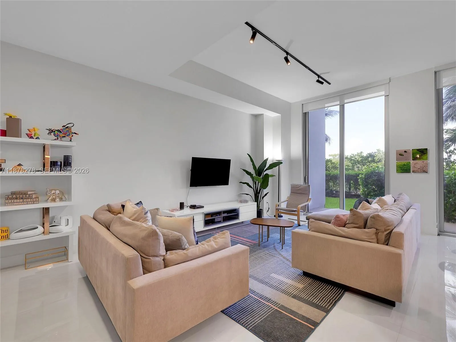 16385 Biscayne Blvd 105, North Miami Beach, Florid, North Miami Beach, Florida 33160, 3 Bedrooms Bedrooms, ,4 BathroomsBathrooms,Residential,For Sale,16385 Biscayne Blvd 105, North Miami Beach, Florid,A11878278