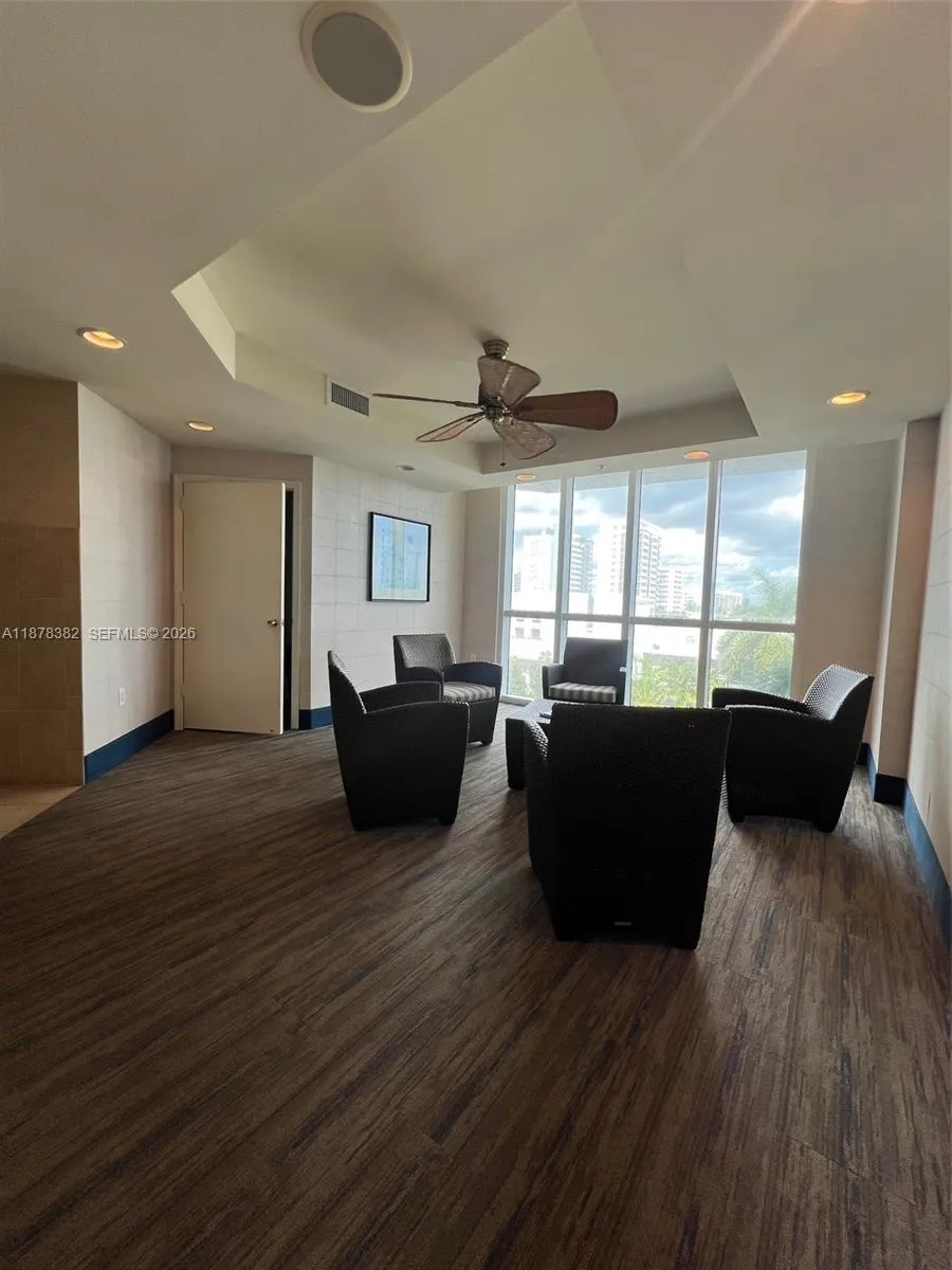 Sauna/Locker/Gym waiting area