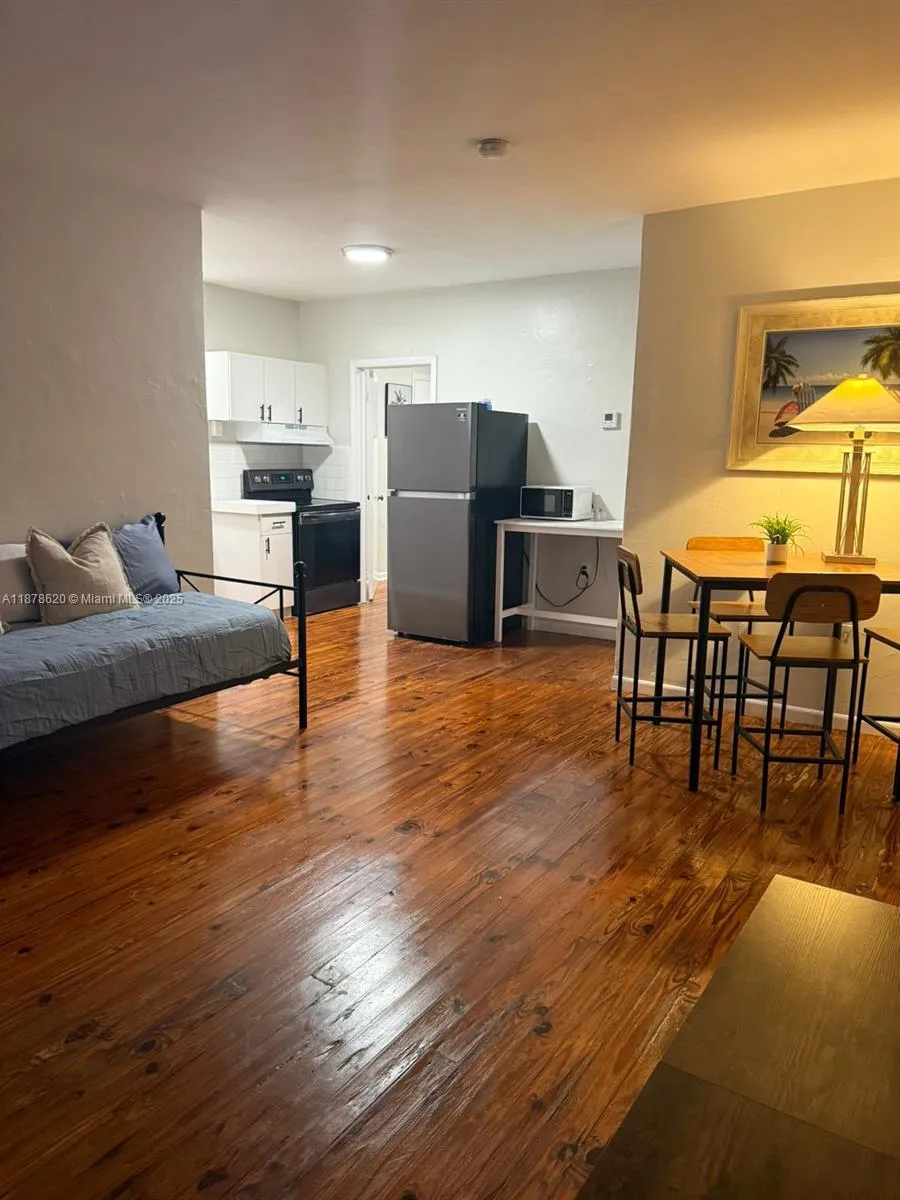 1289 Marseille Dr 46, Miami Beach, Florida 33141, Miami Beach, Florida 33141, 1 Bedroom Bedrooms, ,1 BathroomBathrooms,Residential Lease,For Rent,1289 Marseille Dr 46, Miami Beach, Florida 33141,A11878620