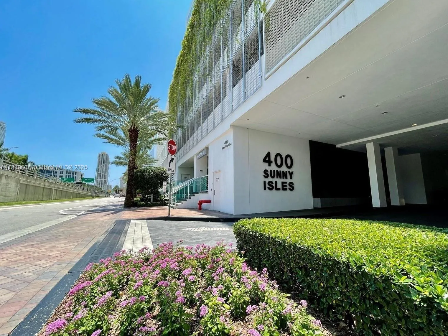 400 Sunny Isles Blvd 1021, Sunny Isles Beach, Flor, Sunny Isles Beach, Florida 33160, 2 Bedrooms Bedrooms, ,3 BathroomsBathrooms,Residential Lease,For Rent,400 Sunny Isles Blvd 1021, Sunny Isles Beach, Flor,A11869607