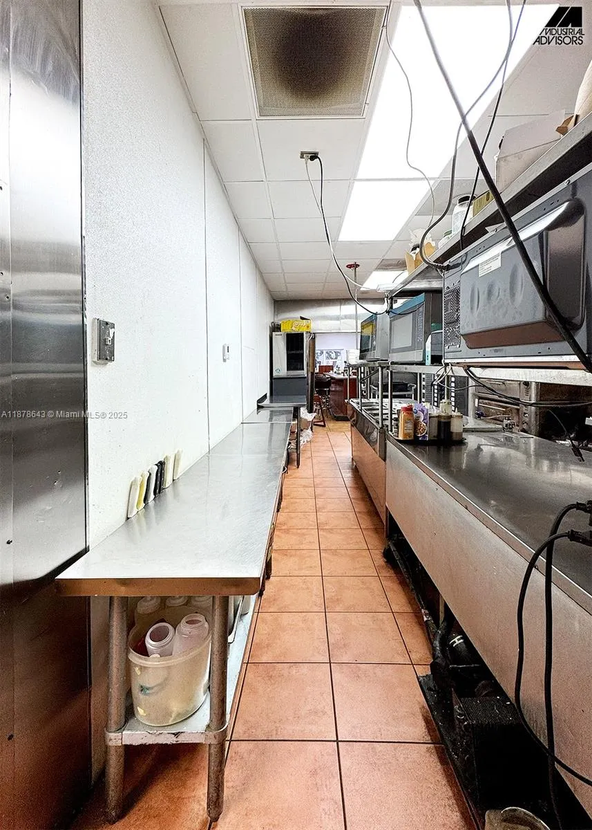4960 Nw 165th St B7, Miami Gardens, Florida 33014, Miami Gardens, Florida 33014, ,Commercial Sale,For Sale,4960 Nw 165th St B7, Miami Gardens, Florida 33014,A11878643