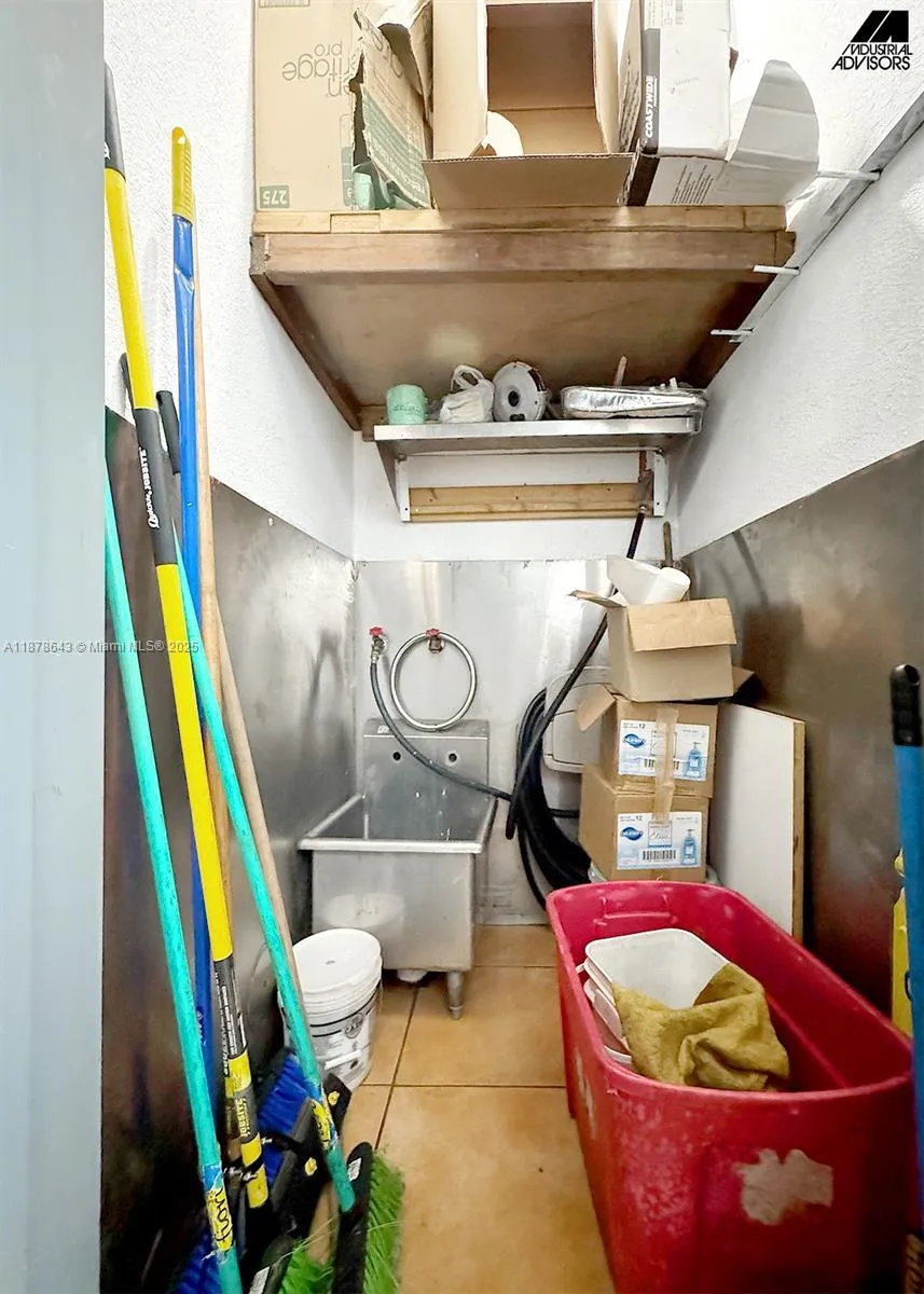 4960 Nw 165th St B7, Miami Gardens, Florida 33014, Miami Gardens, Florida 33014, ,Commercial Sale,For Sale,4960 Nw 165th St B7, Miami Gardens, Florida 33014,A11878643