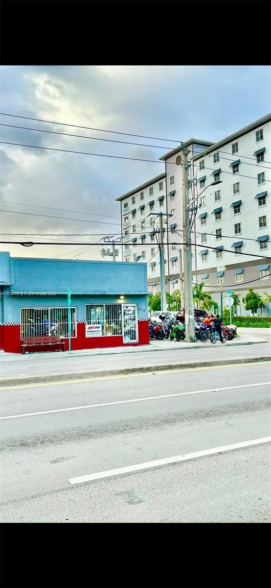 210 Sw 22nd Ave, Miami, Florida 33135, Miami, Florida 33135, ,Commercial Sale,For Sale,210 Sw 22nd Ave, Miami, Florida 33135,A11878772
