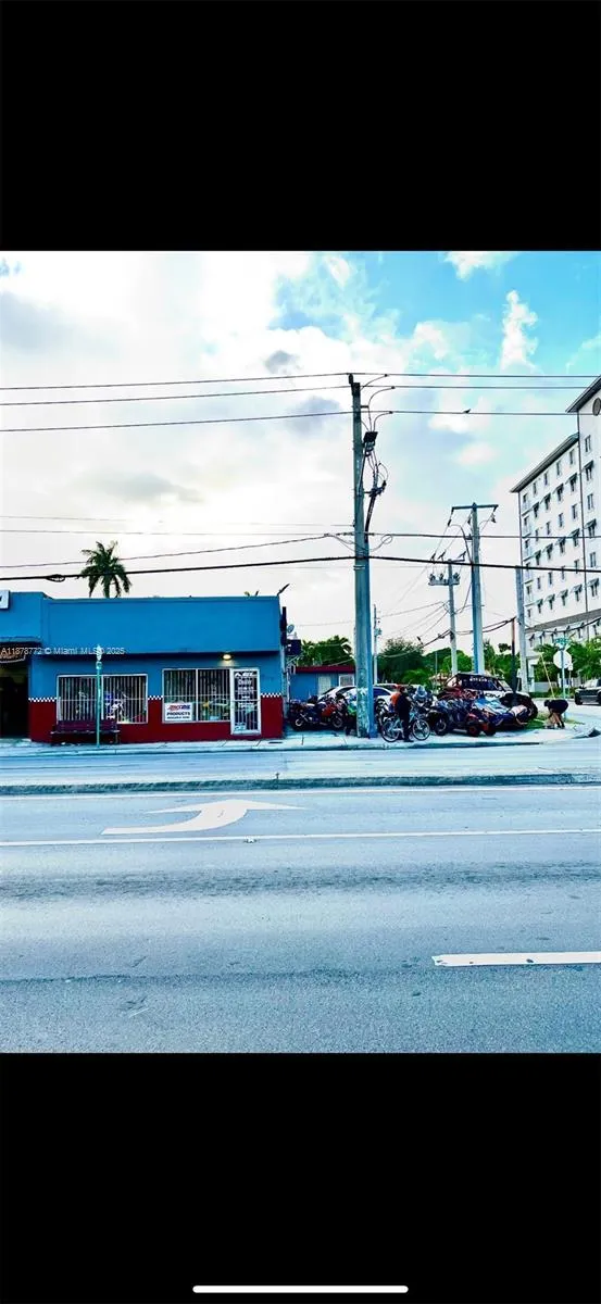 210 Sw 22nd Ave, Miami, Florida 33135, Miami, Florida 33135, ,Commercial Sale,For Sale,210 Sw 22nd Ave, Miami, Florida 33135,A11878772