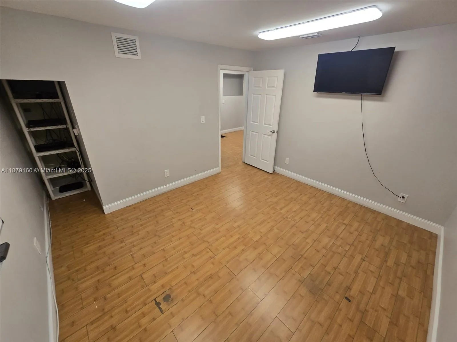 2460 Nw 17th Ln 6, Pompano Beach, Florida 33064, Pompano Beach, Florida 33064, ,Commercial Lease,For Rent,2460 Nw 17th Ln 6, Pompano Beach, Florida 33064,A11879160