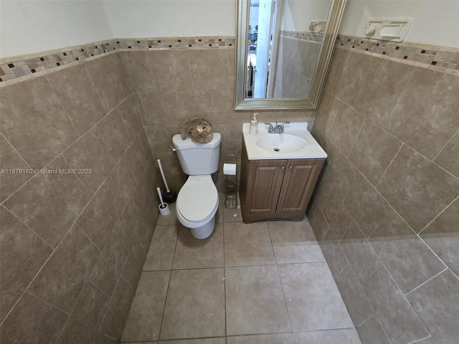 2460 Nw 17th Ln 6, Pompano Beach, Florida 33064, Pompano Beach, Florida 33064, ,Commercial Lease,For Rent,2460 Nw 17th Ln 6, Pompano Beach, Florida 33064,A11879160