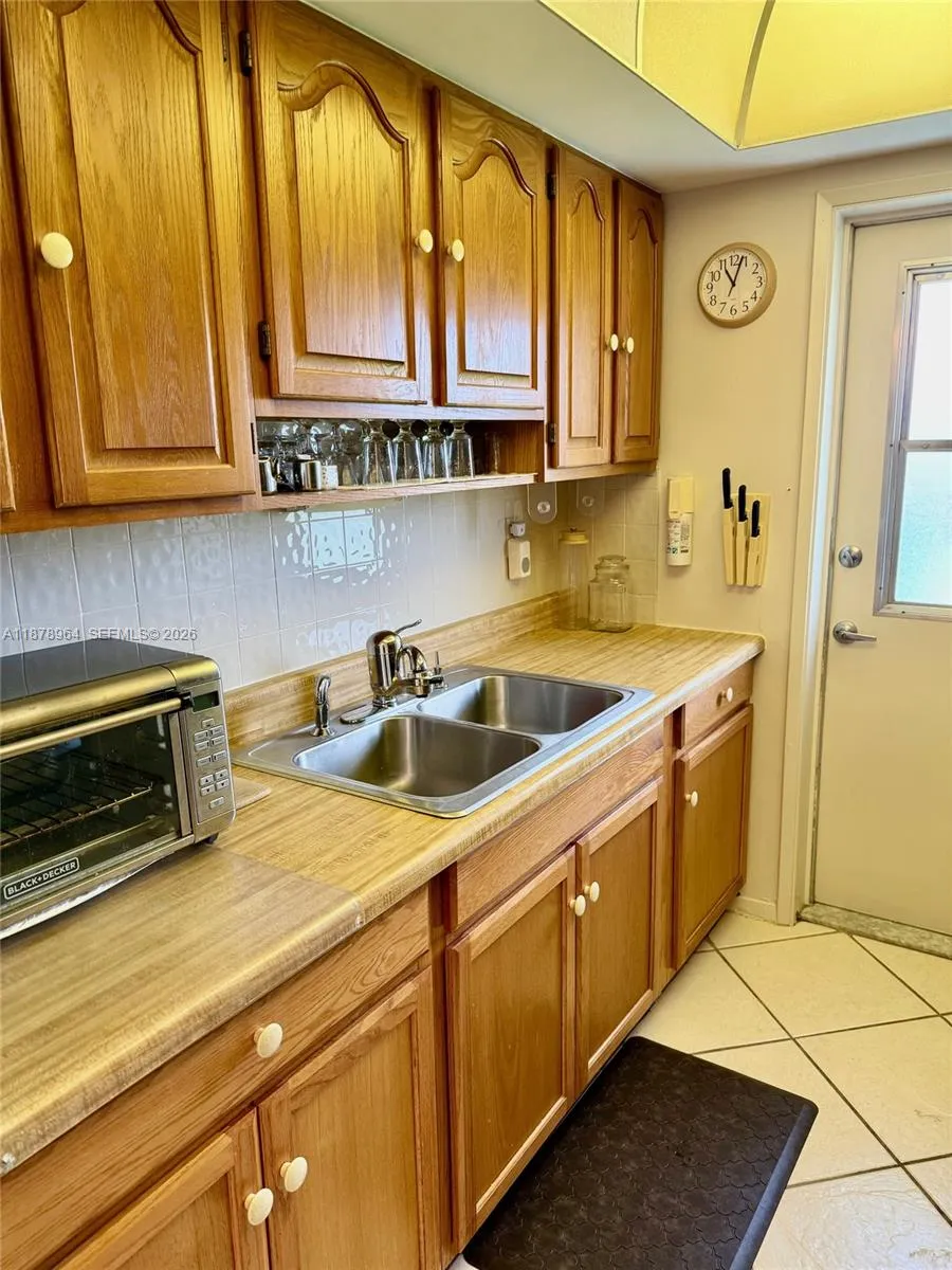 930 Se 9th Ave 8, Pompano Beach, Florida 33060, Pompano Beach, Florida 33060, 2 Bedrooms Bedrooms, ,2 BathroomsBathrooms,Residential,For Sale,930 Se 9th Ave 8, Pompano Beach, Florida 33060,A11878964