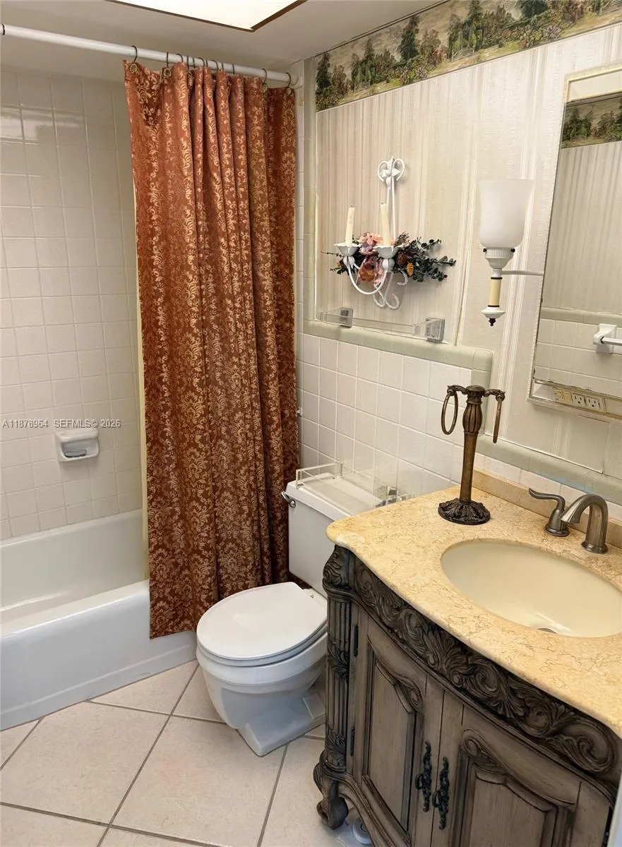 930 Se 9th Ave 8, Pompano Beach, Florida 33060, Pompano Beach, Florida 33060, 2 Bedrooms Bedrooms, ,2 BathroomsBathrooms,Residential,For Sale,930 Se 9th Ave 8, Pompano Beach, Florida 33060,A11878964