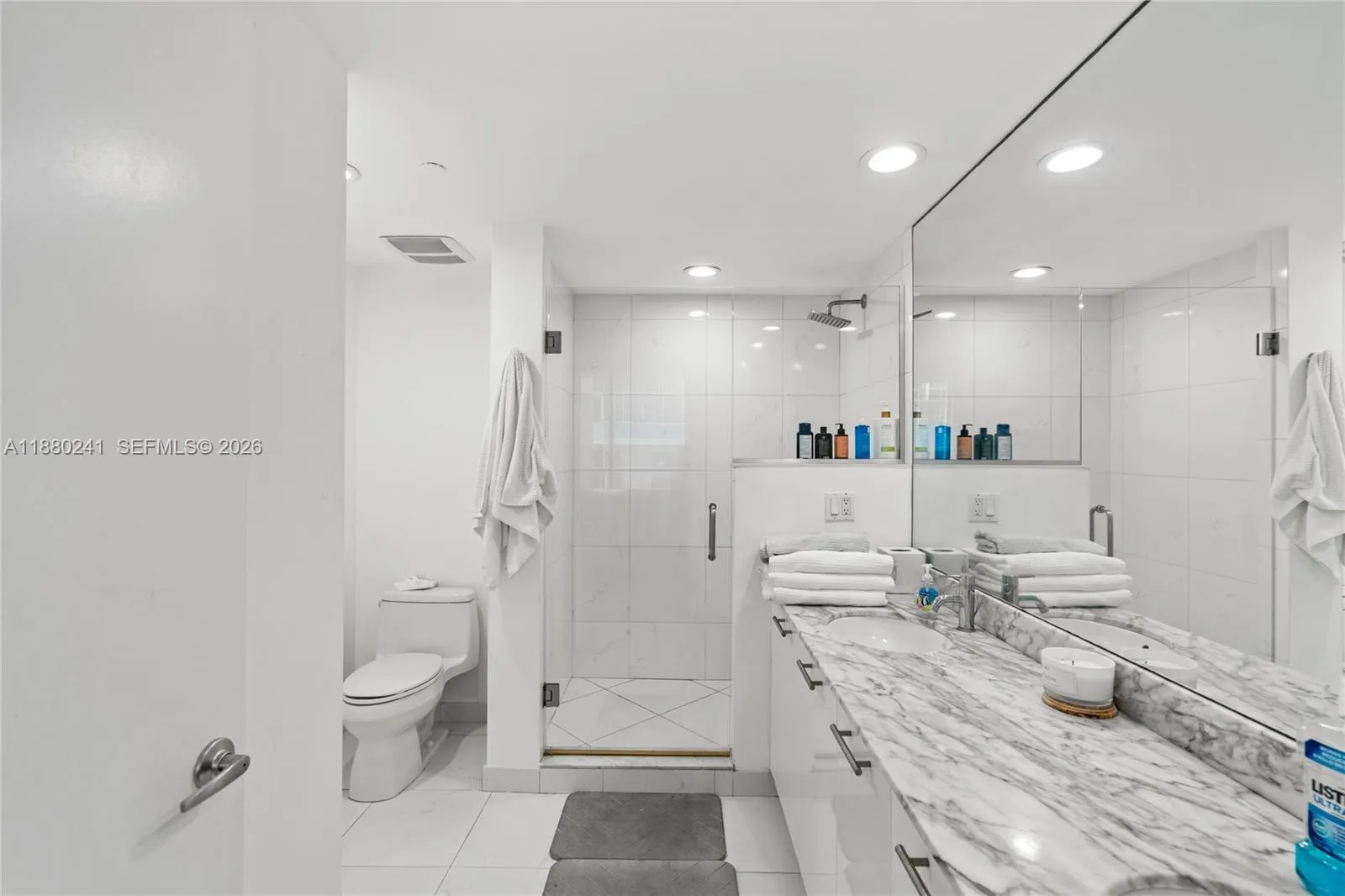 55 Se 6th St 1203, Miami, Florida 33131, Miami, Florida 33131, 2 Bedrooms Bedrooms, ,2 BathroomsBathrooms,Residential,For Sale,55 Se 6th St 1203, Miami, Florida 33131,A11880241