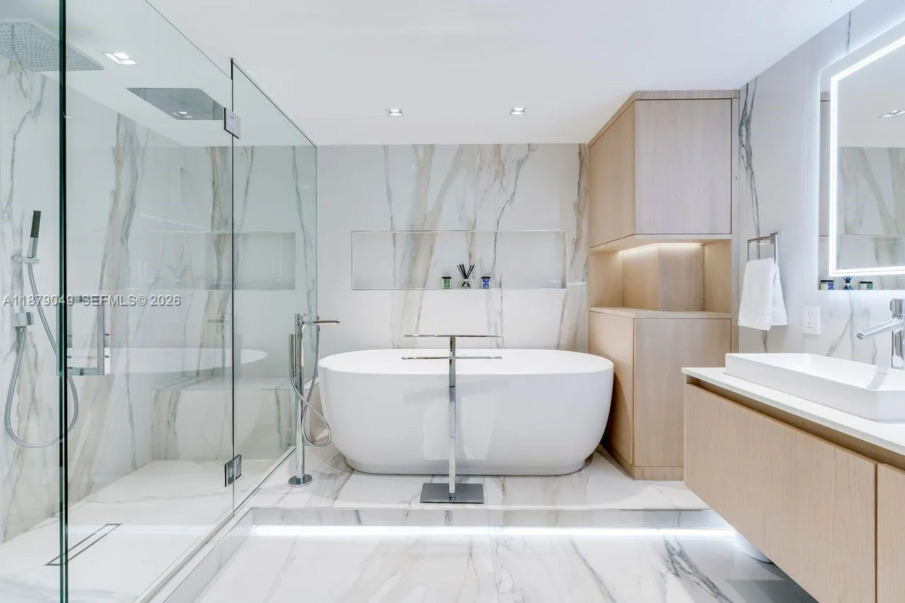 465 Brickell Ave 4801, Miami, Florida 33131, Miami, Florida 33131, 3 Bedrooms Bedrooms, ,2 BathroomsBathrooms,Residential,For Sale,465 Brickell Ave 4801, Miami, Florida 33131,A11879049