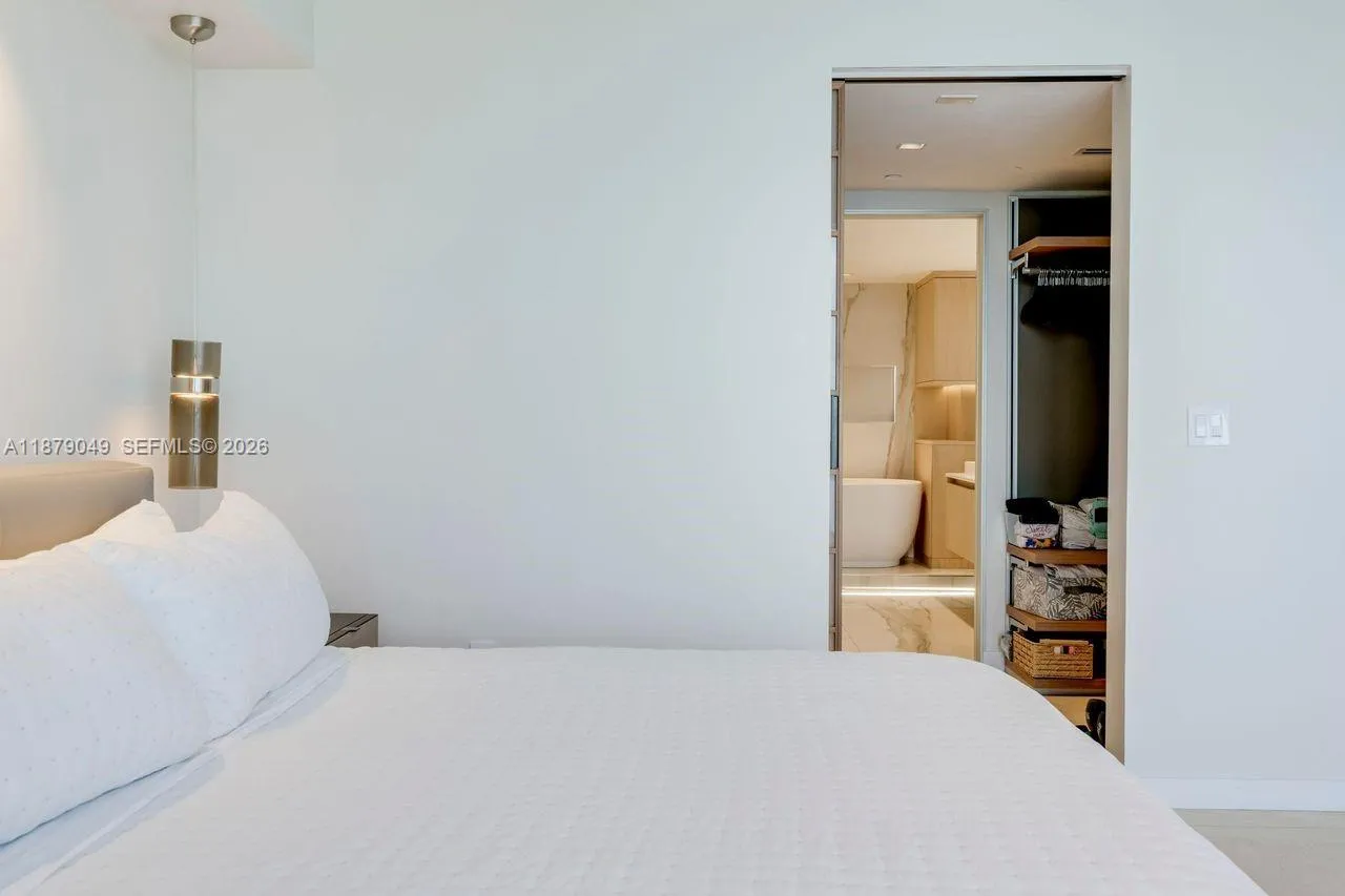 465 Brickell Ave 4801, Miami, Florida 33131, Miami, Florida 33131, 3 Bedrooms Bedrooms, ,2 BathroomsBathrooms,Residential,For Sale,465 Brickell Ave 4801, Miami, Florida 33131,A11879049