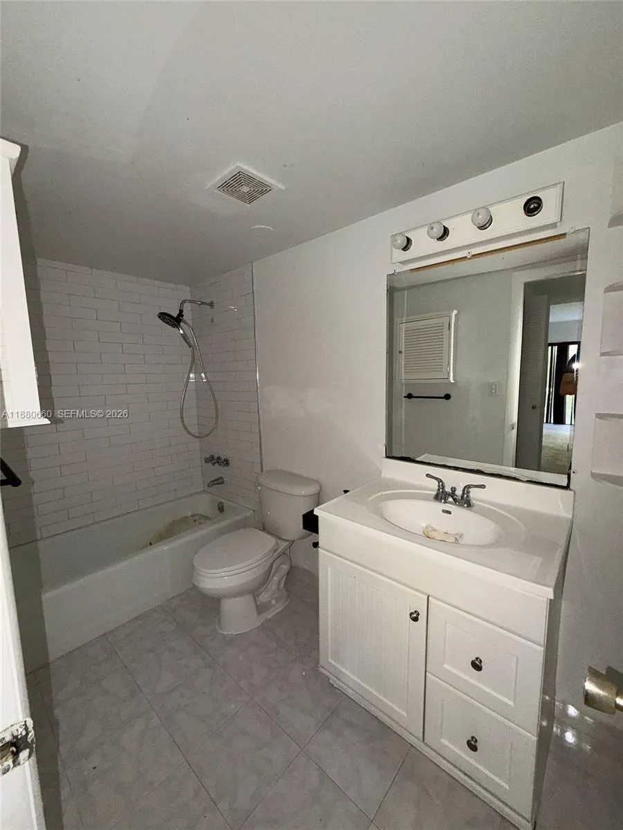 Miami, Florida 33143, 2 Bedrooms Bedrooms, ,2 BathroomsBathrooms,Residential,For Sale,A11880660