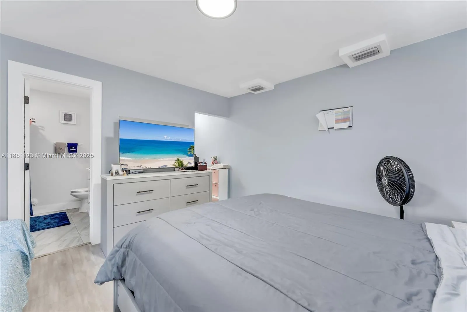 Hialeah, Florida 33014, 4 Bedrooms Bedrooms, ,2 BathroomsBathrooms,Residential,For Sale,A11881193