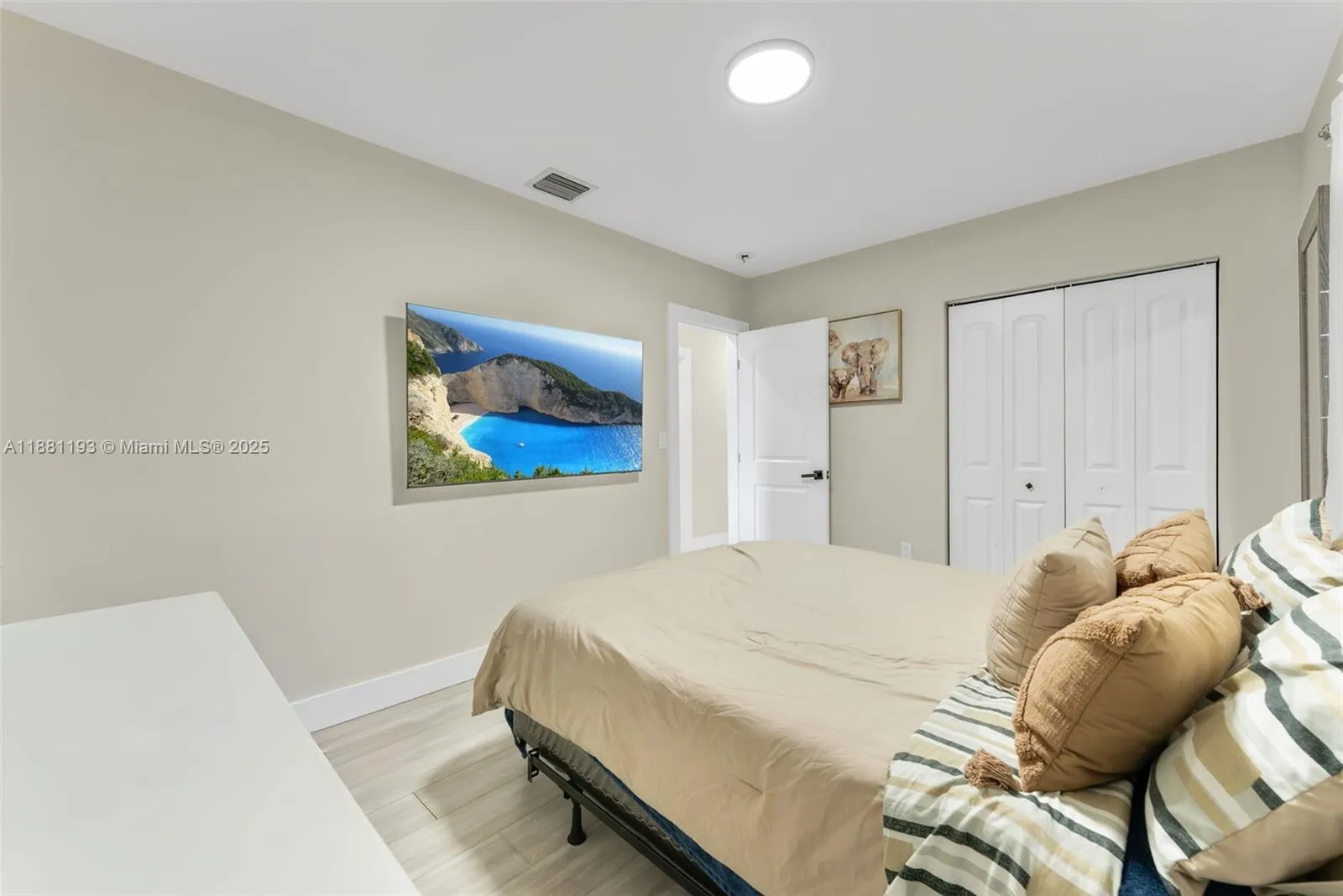 Hialeah, Florida 33014, 4 Bedrooms Bedrooms, ,2 BathroomsBathrooms,Residential,For Sale,A11881193