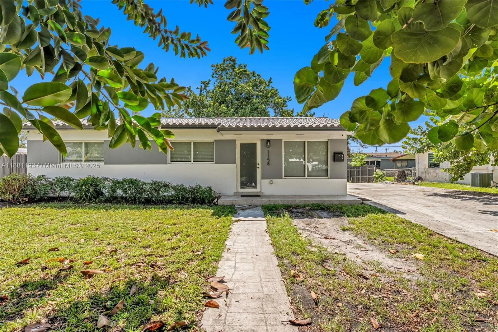 Hialeah, Florida 33014, 4 Bedrooms Bedrooms, ,2 BathroomsBathrooms,Residential,For Sale,A11881193