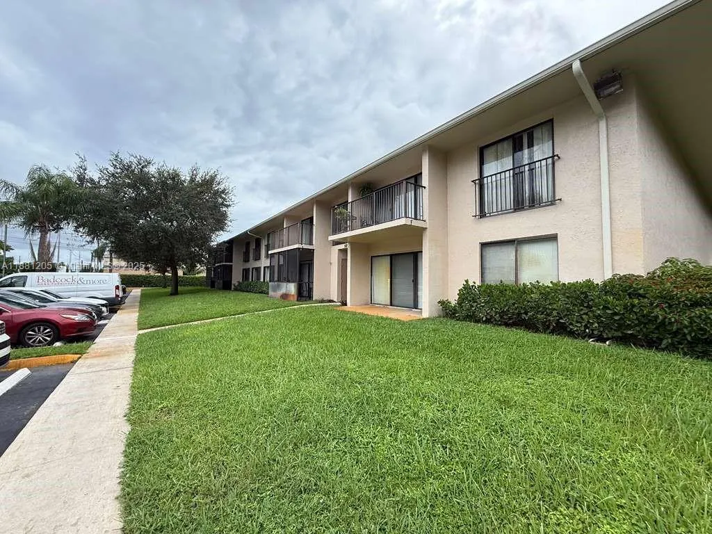 5915 Washington St 116, Hollywood, Florida 33023, Hollywood, Florida 33023, 1 Bedroom Bedrooms, ,1 BathroomBathrooms,Residential,For Sale,5915 Washington St 116, Hollywood, Florida 33023,A11881205