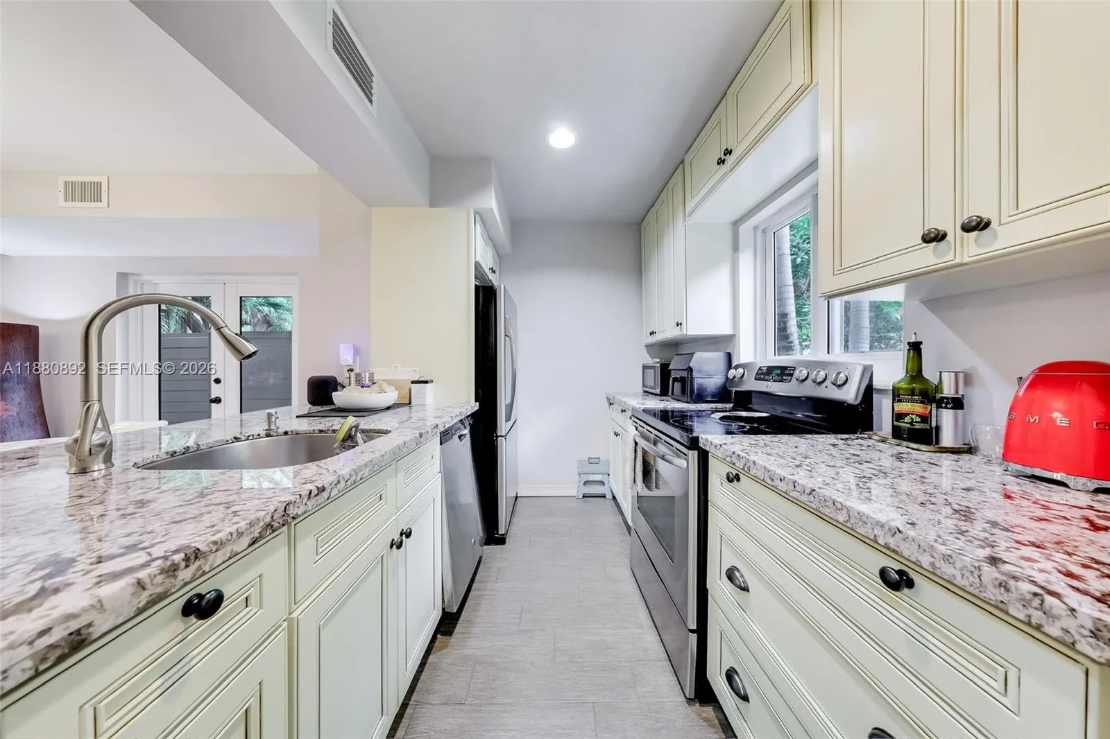 2768 Day Ave 1, Miami, Florida 33133, Miami, Florida 33133, 2 Bedrooms Bedrooms, ,1 BathroomBathrooms,Residential,For Sale,2768 Day Ave 1, Miami, Florida 33133,A11880892