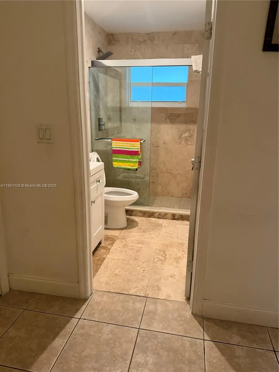 2452 Madison St B, Hollywood, Florida 33020, Hollywood, Florida 33020, ,1 BathroomBathrooms,Residential Lease,For Rent,2452 Madison St B, Hollywood, Florida 33020,A11881129