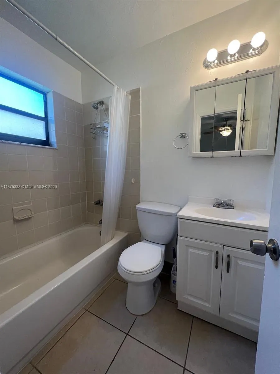 1670 Harding St, Hollywood, Florida 33020, Hollywood, Florida 33020, ,Residential Income,For Sale,1670 Harding St, Hollywood, Florida 33020,A11875828