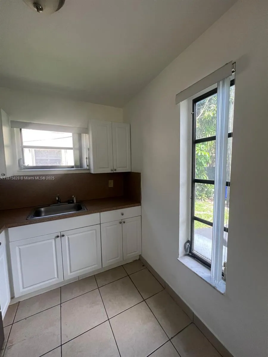 1670 Harding St, Hollywood, Florida 33020, Hollywood, Florida 33020, ,Residential Income,For Sale,1670 Harding St, Hollywood, Florida 33020,A11875828