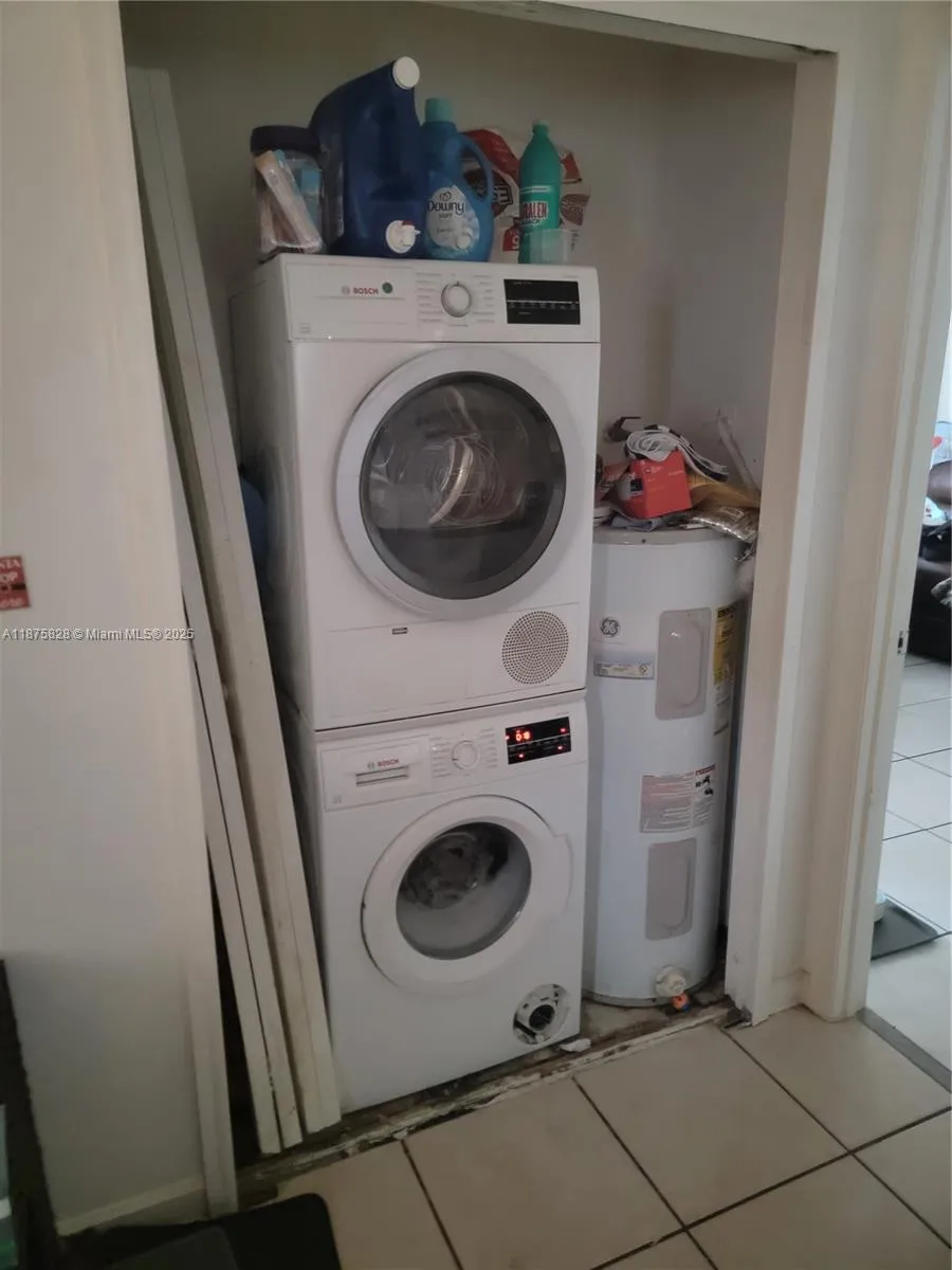 1670 Harding St, Hollywood, Florida 33020, Hollywood, Florida 33020, ,Residential Income,For Sale,1670 Harding St, Hollywood, Florida 33020,A11875828