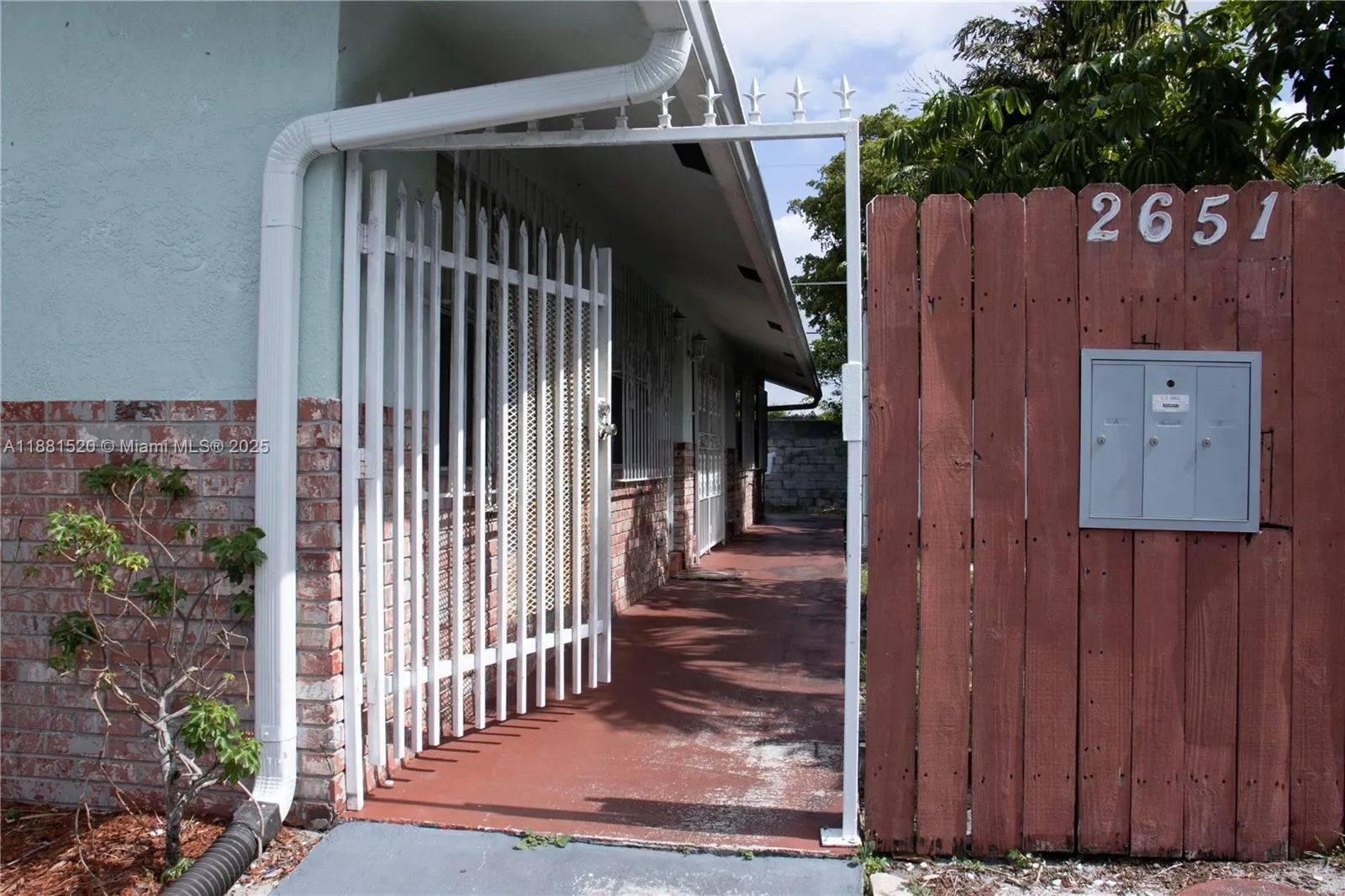 2651 Riverland Dr, Fort Lauderdale, Florida 33312, Fort Lauderdale, Florida 33312, ,Residential Income,For Sale,2651 Riverland Dr, Fort Lauderdale, Florida 33312,A11881520