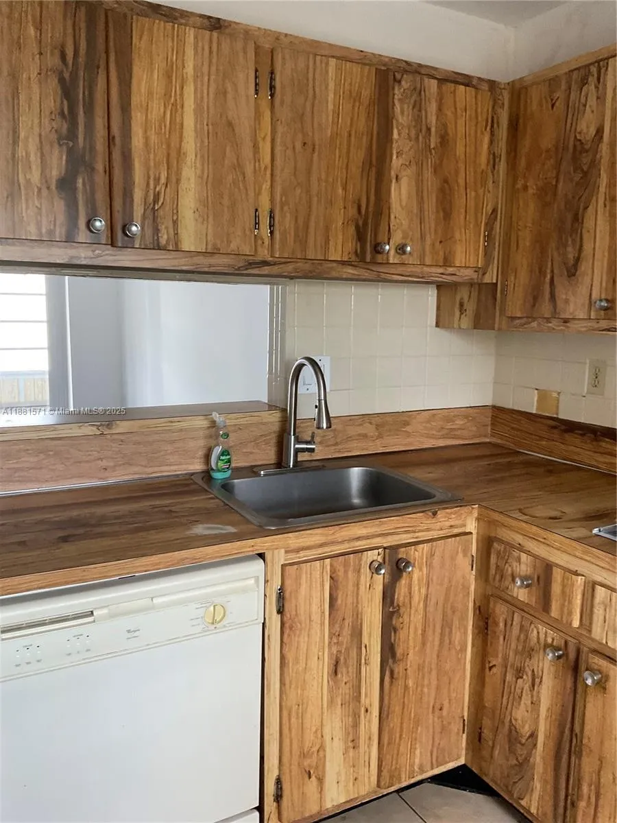 3001 Nw 48th Ave 440, Lauderdale Lakes, Florida 33, Lauderdale Lakes, Florida 33313, 1 Bedroom Bedrooms, ,1 BathroomBathrooms,Residential Lease,For Rent,3001 Nw 48th Ave 440, Lauderdale Lakes, Florida 33,A11881571
