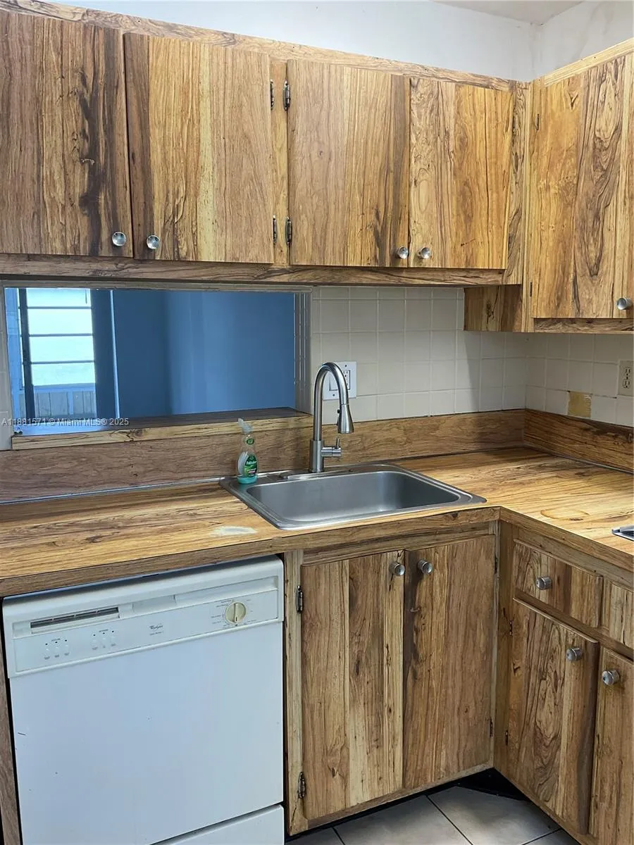 3001 Nw 48th Ave 440, Lauderdale Lakes, Florida 33, Lauderdale Lakes, Florida 33313, 1 Bedroom Bedrooms, ,1 BathroomBathrooms,Residential Lease,For Rent,3001 Nw 48th Ave 440, Lauderdale Lakes, Florida 33,A11881571