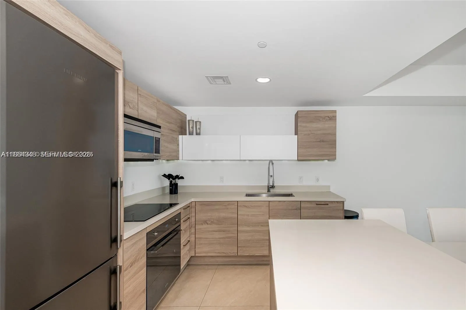 16385 Biscayne Blvd 2118, North Miami Beach, Flori, North Miami Beach, Florida 33160, 2 Bedrooms Bedrooms, ,2 BathroomsBathrooms,Residential,For Sale,16385 Biscayne Blvd 2118, North Miami Beach, Flori,A11864348